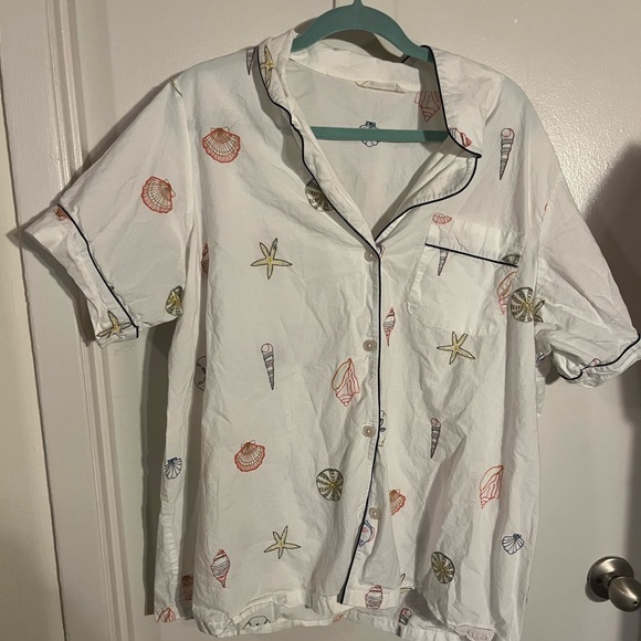 Printfresh White Short Sleeve Pajama Top with Embroidered Seashells - Picture 2 of 4